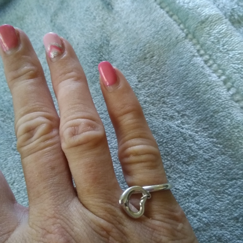 Sold.   Authentic Tiffany and Co Elsa Peretti ring - Picture 5 of 5
